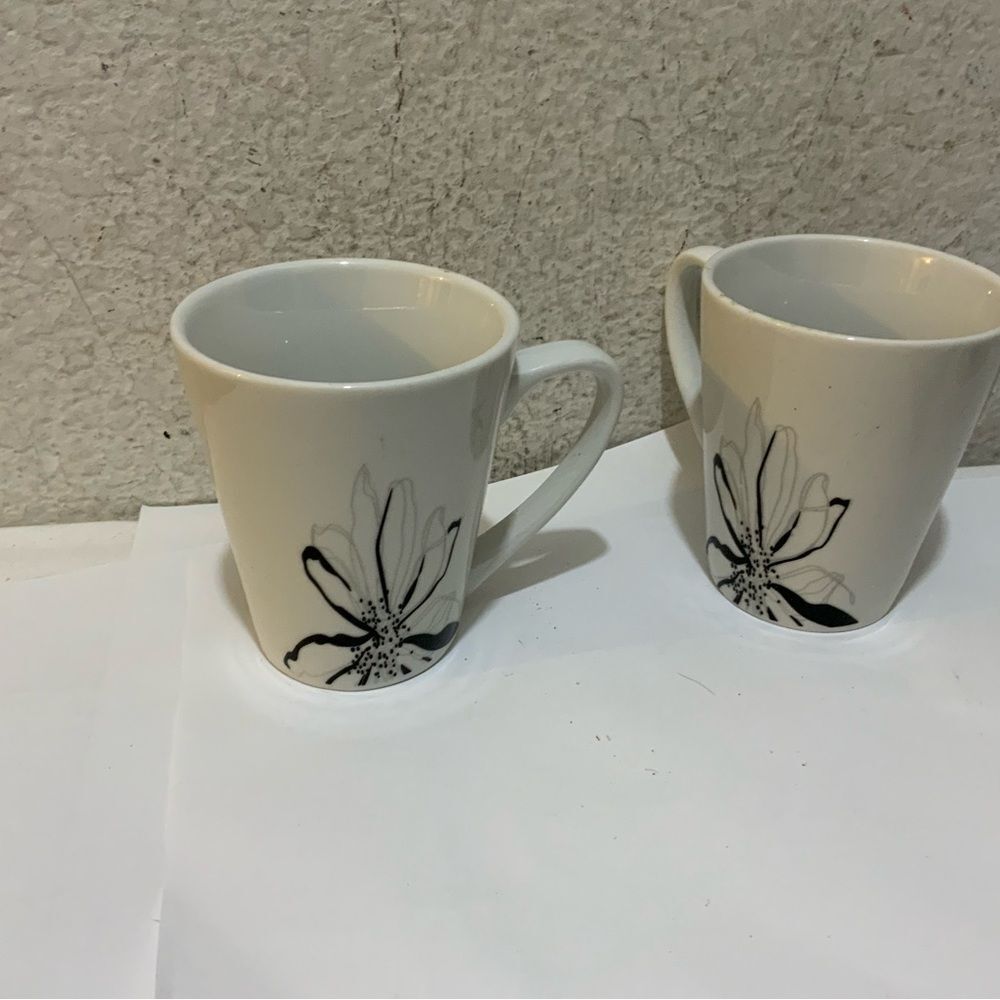 Vintage  2 Rare Graydon Hall Logo Floral Design Black and White Coffee Tea Mug